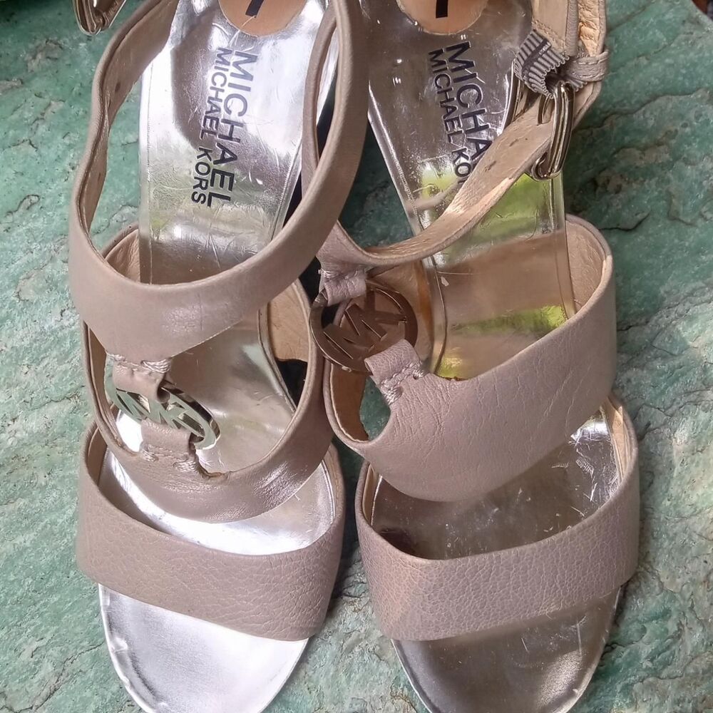 Michael Kors taupe colored wedge sandals sz. 7M